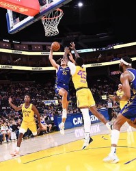 九游娱乐官网-防守能力相当惊人！范德堡侧翼落选秀能从勇士得到一份双向合同？