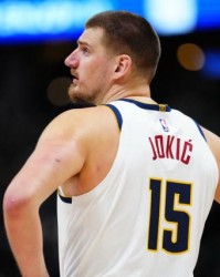 MVP还在持续进步，约基奇苦练投篮瞄准拉里·伯德