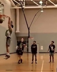 九游娱乐app-崔永熙完成阶段性突破！训练后暴扣怒吼宣泄，太不容易了！