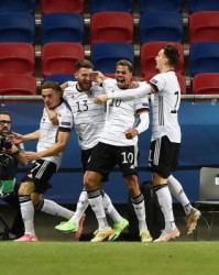 德国队备战忙勒夫干劲十足 右后卫有了新选择？