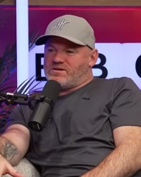 九游游戏娱乐平台-鲁尼：道曼可能上着学就成英超冠军了，为了中考他可能会少上场