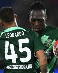 【中超】奥乌苏梅开二度 浙江3比2逆转10人津门虎