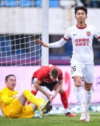 九游娱乐官网-蓉城“菜地”里抢3分直逼榜首 下轮与申花强强对话