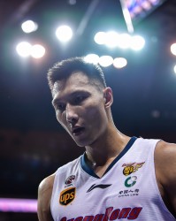 4年前的今天：易建联生涯总得分突破12000分 本土球员仅此一人