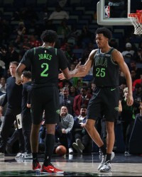 美记：锡安&amp;墨菲&amp;琼斯是非卖品 后两人要价多无保护首轮+天赋球员