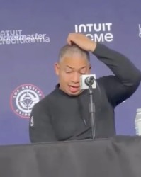 九游娱乐官网-泰伦-卢：我计划让邓恩在本赛季剩余比赛中继续担任首发