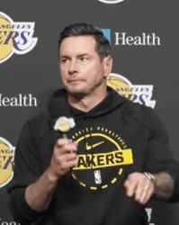 九游娱乐app-雷迪克：造犯规是能力体现，乔丹科比场均罚球都是10次以上