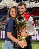 九游娱乐app-加盟半赛季先斩获1冠！K77社媒：冠军❤️这里是巴黎！